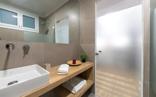 Cute Apartment Close to Acropolis by Cloudkeys