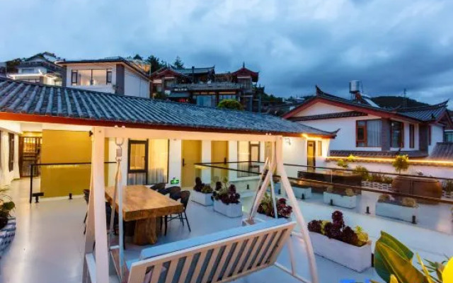 Yinian Huakai Xinian Homestay