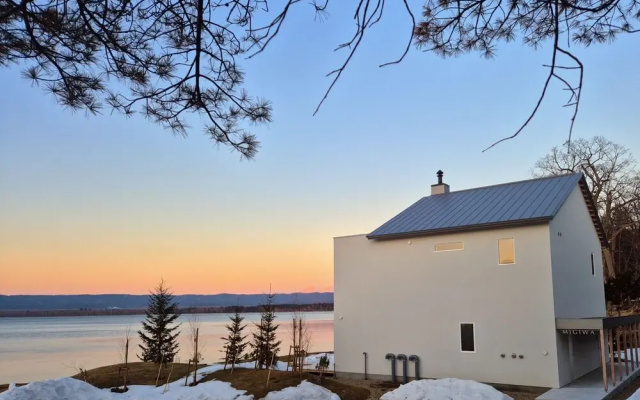 Sansui Lakeside Villa