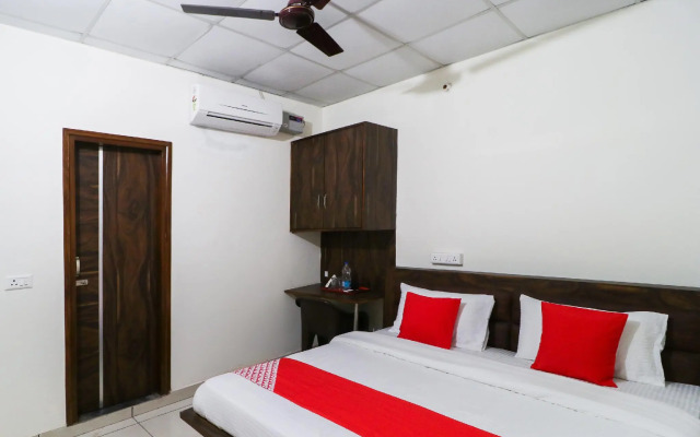 Hotel RK Inn by OYO Rooms