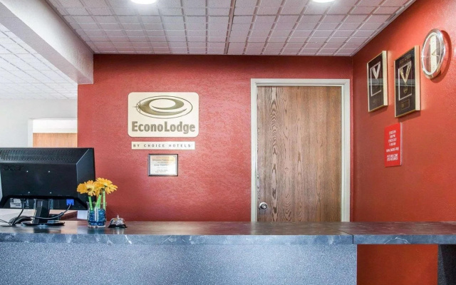 Econo Lodge Cadillac