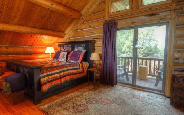 Mounticello Log Cabin - 4 Br Home