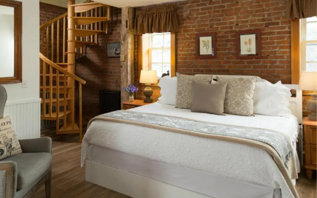 The Four Chimneys Inn