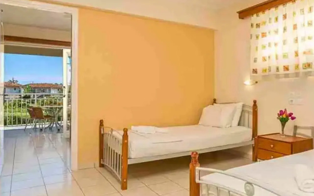 Manousis ApartHotel
