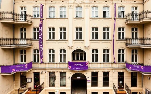 Blooms Boutique Hostel Познань вид на фасад