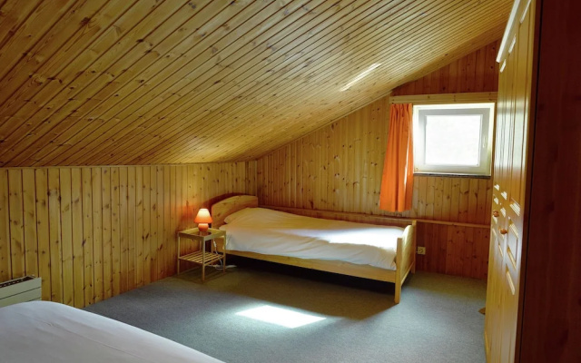 Spacious Holiday Home with Private Garden in Houyet