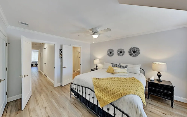 80courts 2 Bedroom Condo