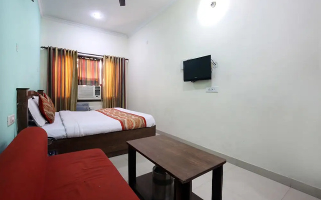 OYO 9056 Hotel Holiday Comfort