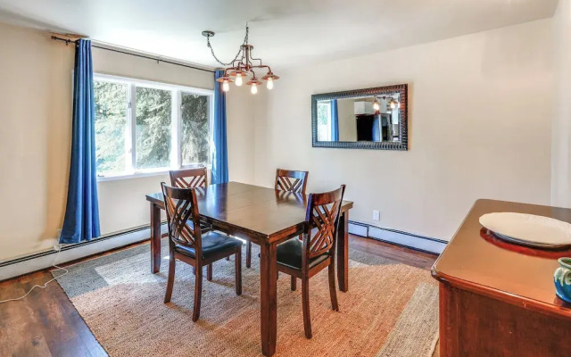 1 Mi to Downtown & River: Family Apt in Fairbanks