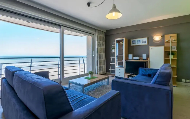 Apartment on Zeedijk With Stunning Sea View