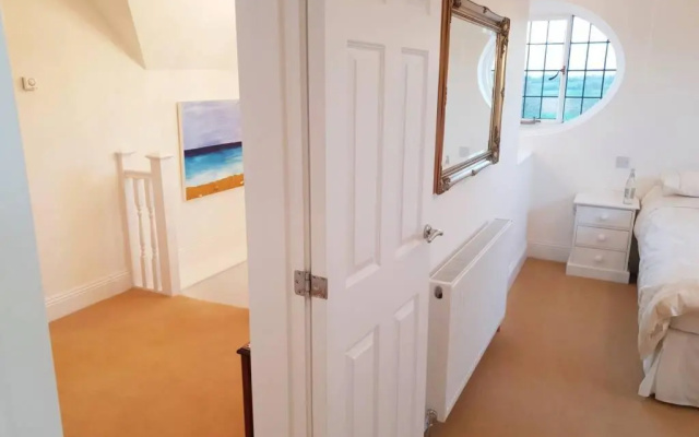 Large 2 ensuite bedroom flat with lovely views