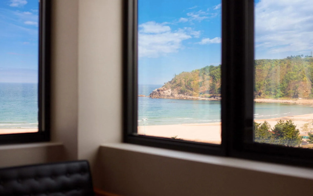 Hotel Two - Y
