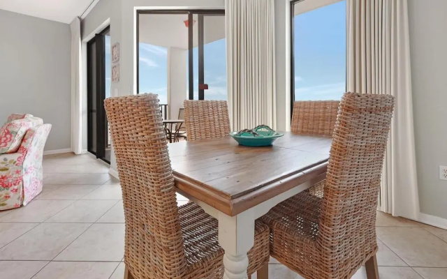 Cozy 1br/1ba Condo w/ Stunning Views