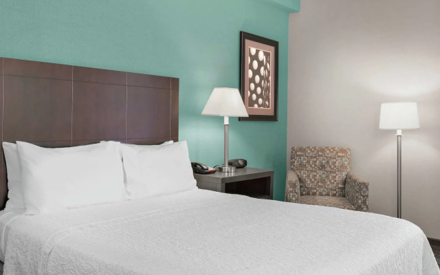 Spark by Hilton Bakersfield Central