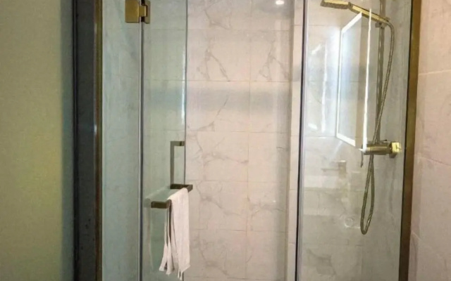 7 Days Inn Chongqing Hongqihegou Light Rail Station Branch