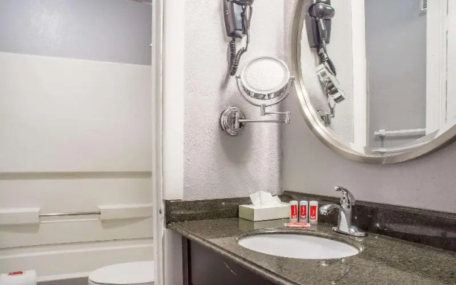 Econo Lodge Rochester