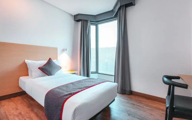 Super Oyo Townhouse 1 Hotel Salemba