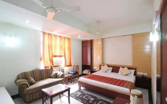 Hotel S.R Palace