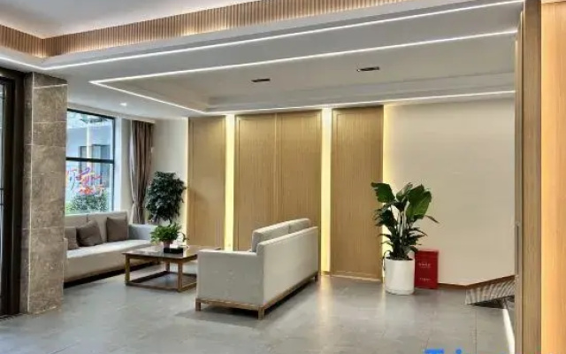 Yashan Hotel (Guling Street, Lushan Scenic Area)