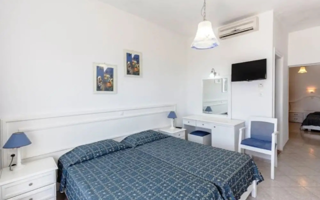 Mina Beach Hotel
