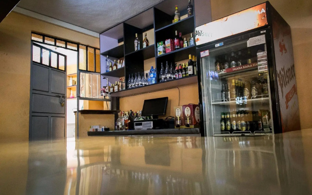 The Coconut Grill Hotel
