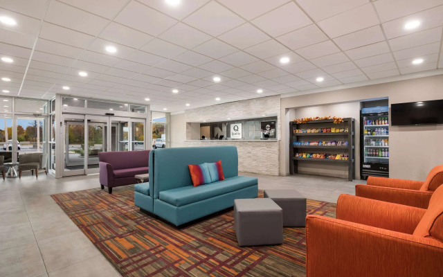 Clarion Hotel & Convention Center Joliet