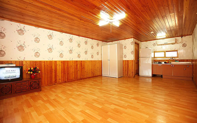 Gapyeong Clear Brook Green Mountain Pension