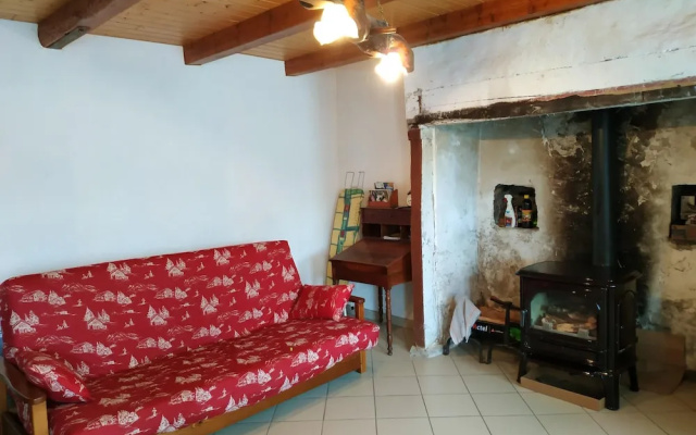 House With 4 Bedrooms in Saint-gènes-champespe, With Wonderful Lake Vi