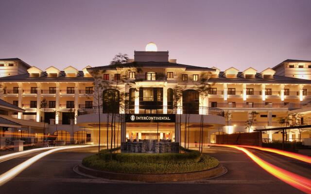 Отель InterContinental Hanoi Westlake вид на фасад