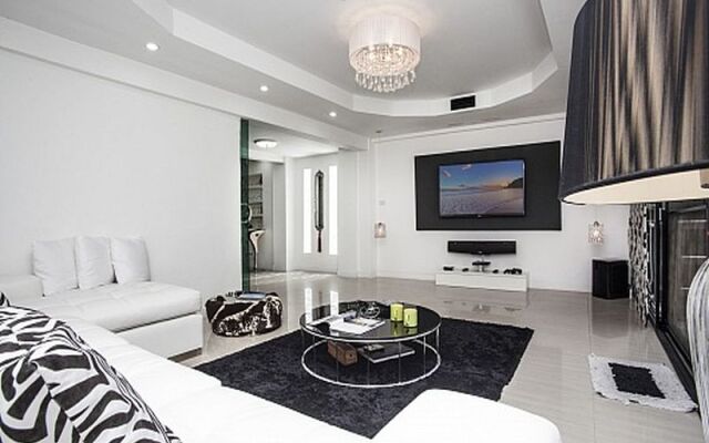 Отель Pratumnak Point Villa - 3 Bedroom комната для гостей