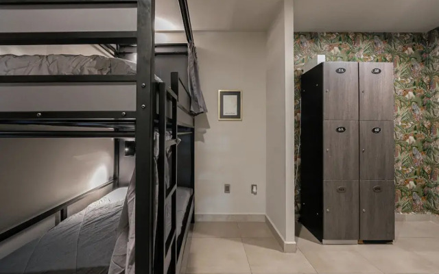 Top Bed Shared Room Men