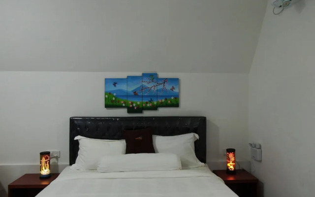Madu Tiga Beach & Resort
