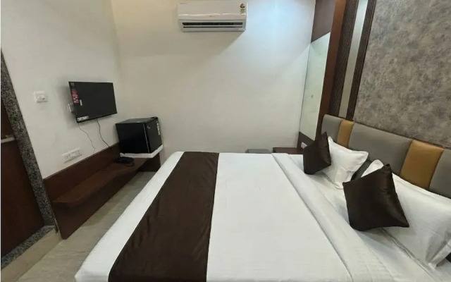Hotel Shaurya Palace