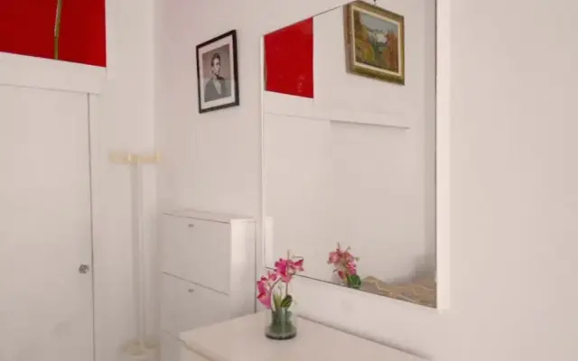 Private Room Noble in Shared Apartment