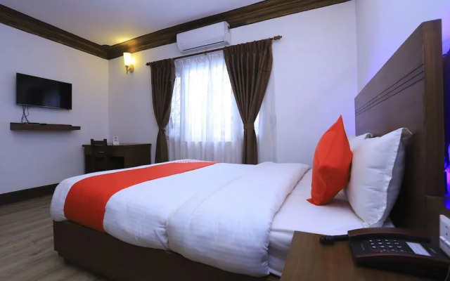 Oyo 591 Hotel Blue Moon