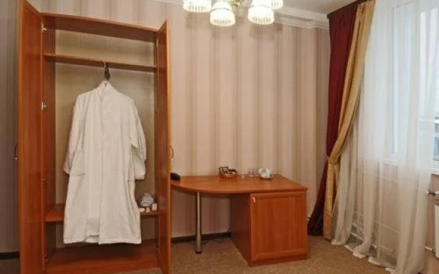 Seven hills hotel