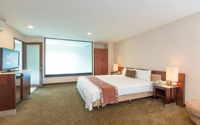 Four Season Beauty Resort