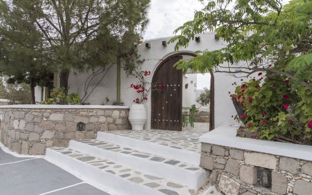 Thalassitra in Adamas, Greece from 144$, photos, reviews - zenhotels.com