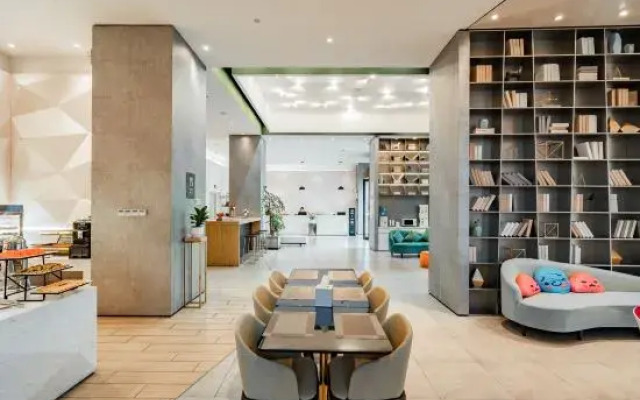 Lereal Inn (Ningbo East New Town Convention and Exhibition Center)