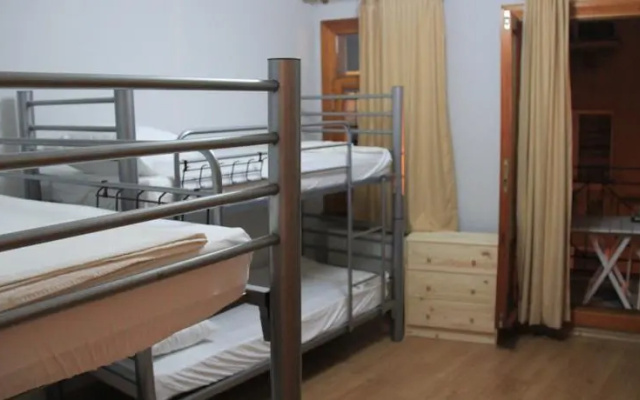 Taz-Mania Hostel