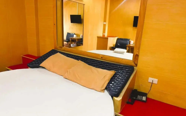 OYO 75583 Fut Fit Fo Fai Inn Hotel