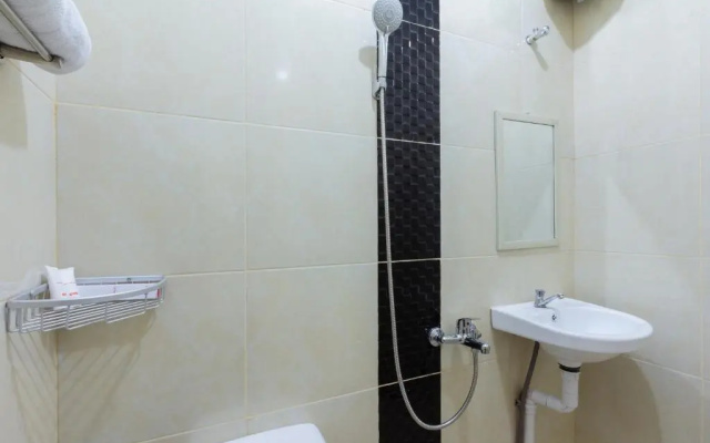 OYO 2008 Sellinas Family Residence Syariah