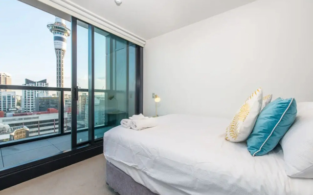 JHT - 1 BRM Apartment, Superb Central, Sky Tower view