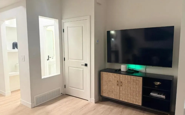 Modern Retreat 3BR 2&half Bath