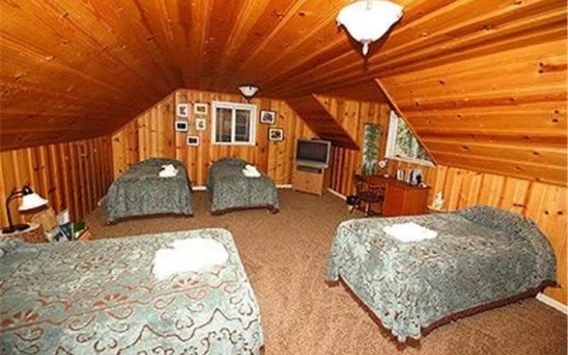 1091 Craig Avenue Holiday Home