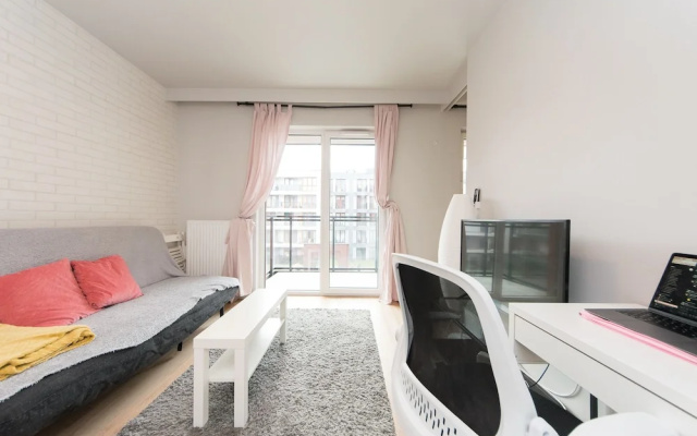 Main Trainstation one bedroom AC p4you