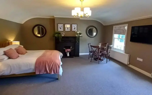 The Buck Hotel