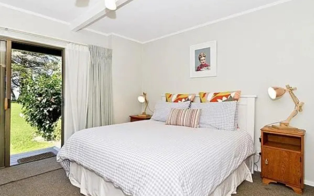 Beachside at Snells - Snells Beach Holiday Apartment