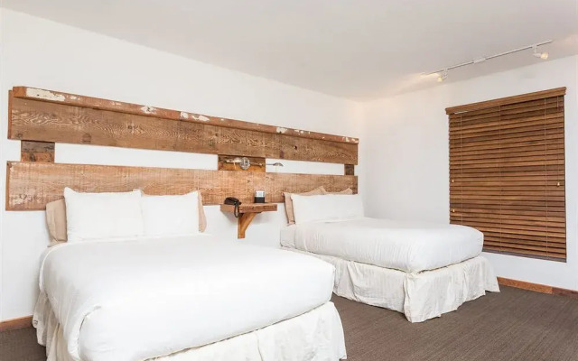 968 Park Hotel