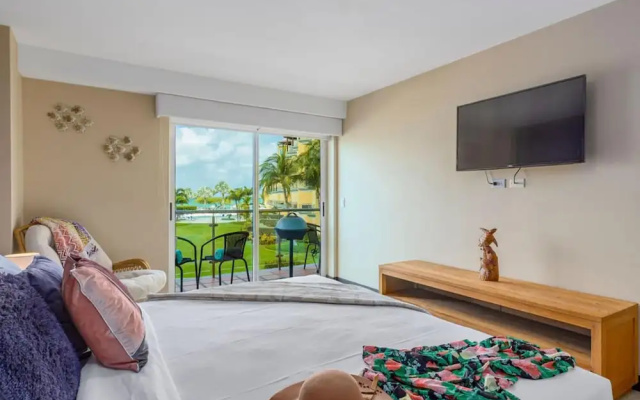 Ocean Front 2BR 2BA w Amazing Beach
